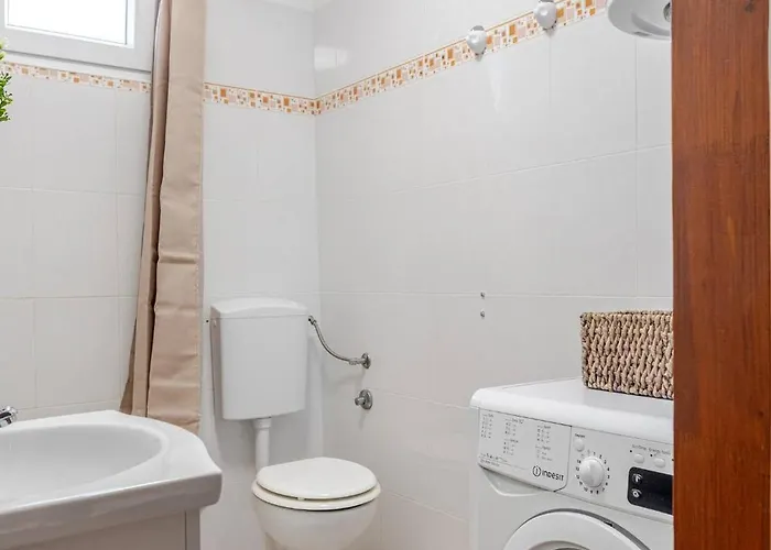 Relax & Wine * Novigrad Istria